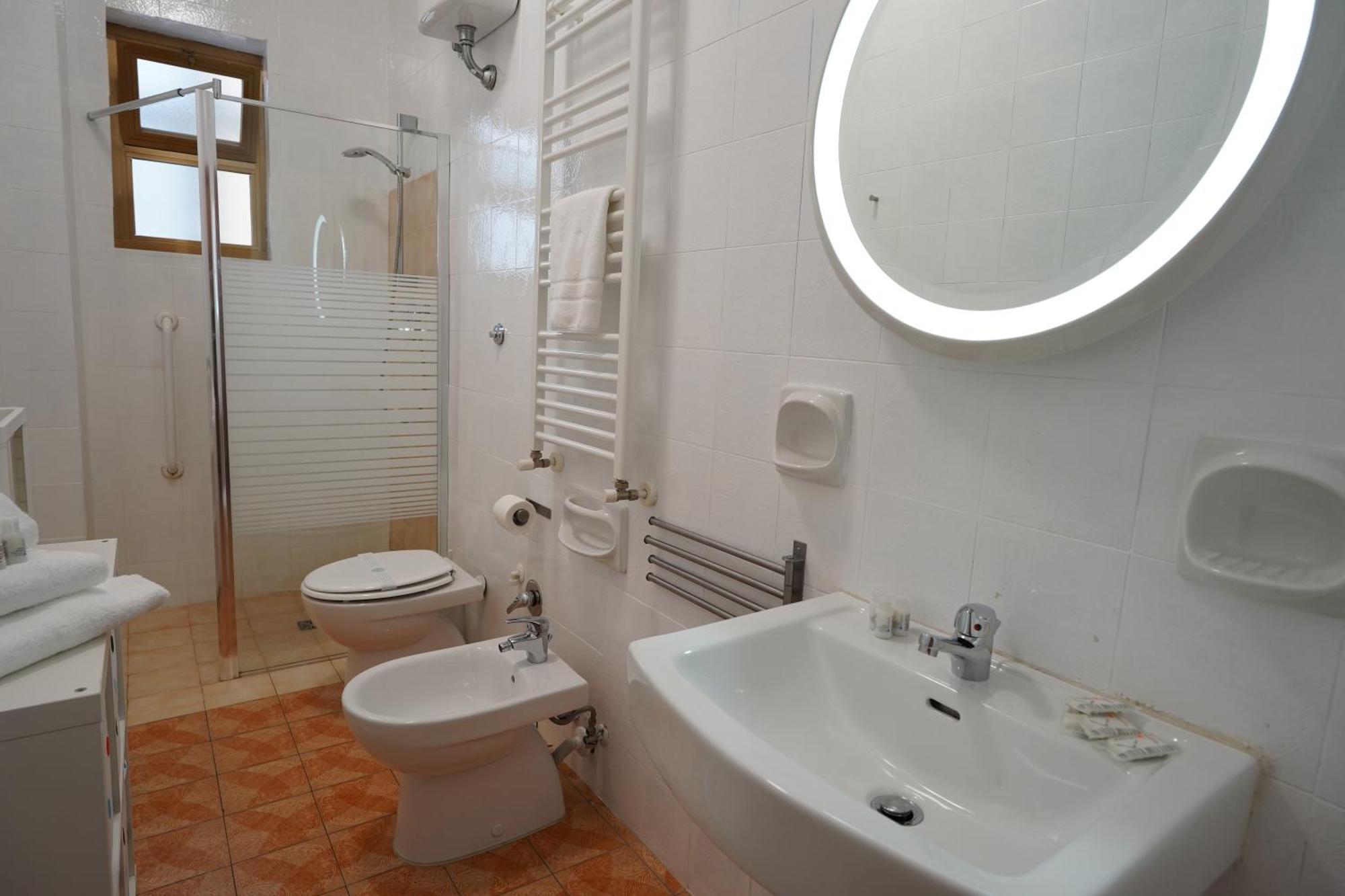 Abate Gimma Apartment 10 Minutes From St Nicholas Cathedral Bari Ngoại thất bức ảnh